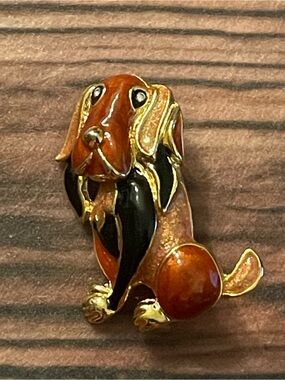 Enamel Dachshund Dog Brooch in Brown and Black